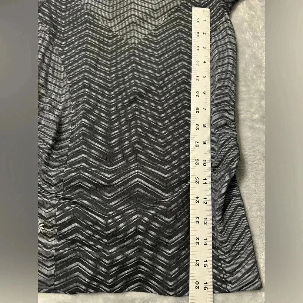 Athleta fast track crew short sleeve tee | Size Small | Black and Gray - Picture 5 of 7
